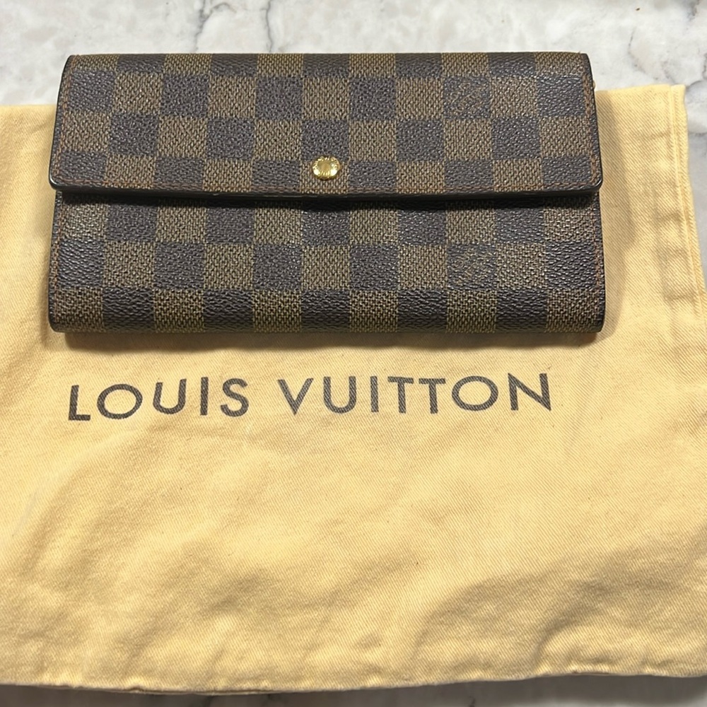 AUTHENTIC Louis Vuitton Damier Ebene Sarah Wallet in GREAT Condition